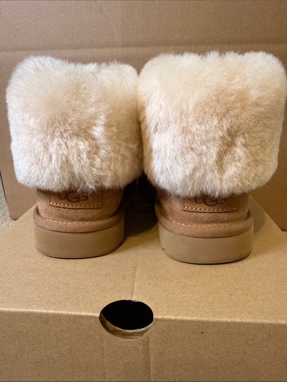 UGG Chestnut Mini Fluff - Picture 3 of 12